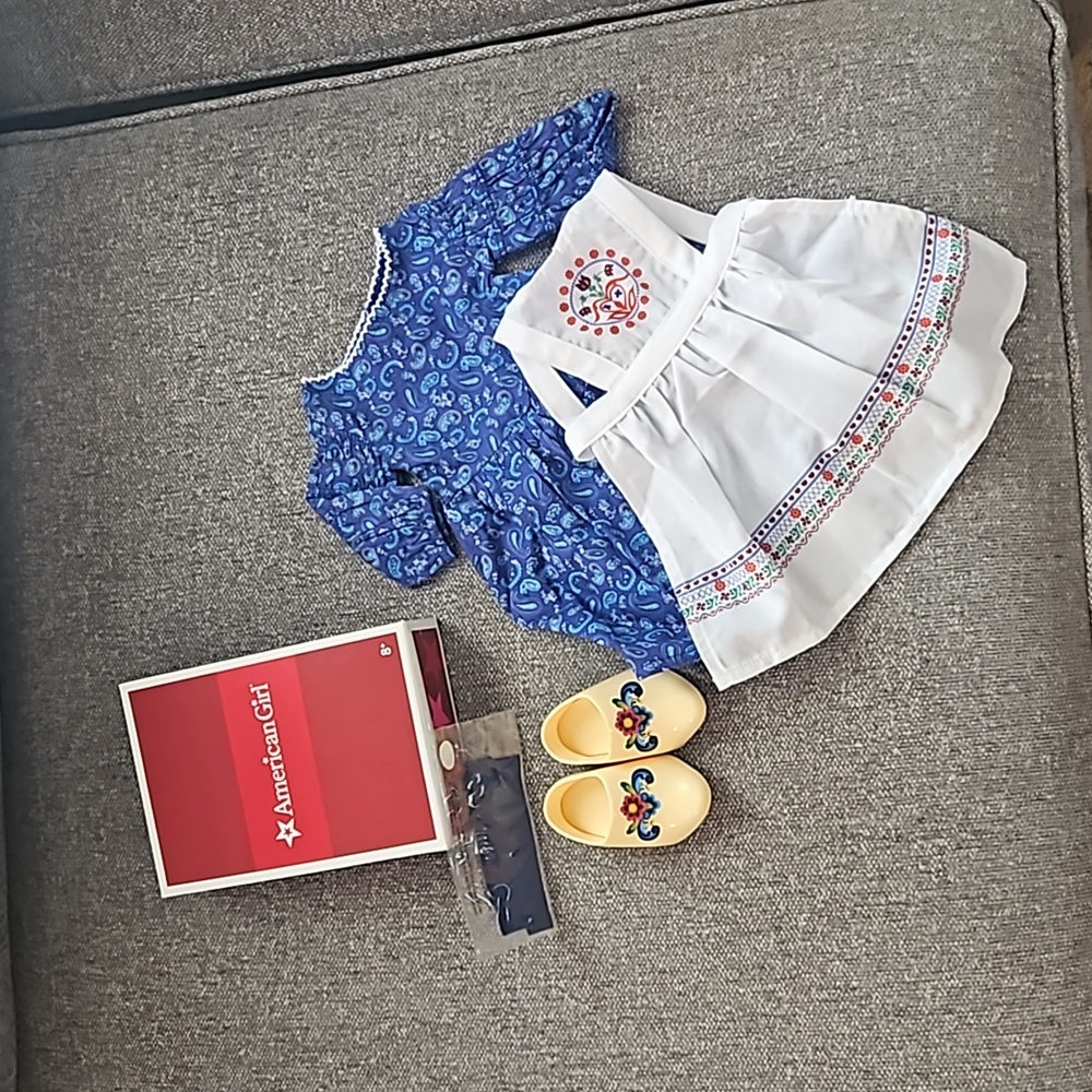 Kirsten's Baking Outfit with Shoes, Ribbon, and AG Box - Rare